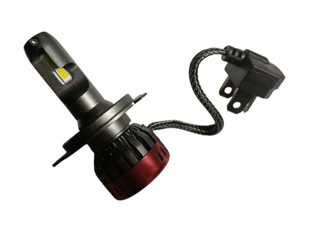 H4 (P43T) koplamp 12 en 24 volt met groot en dimlicht in de kleur wit 6000K. (12.H4.50.OW.42)